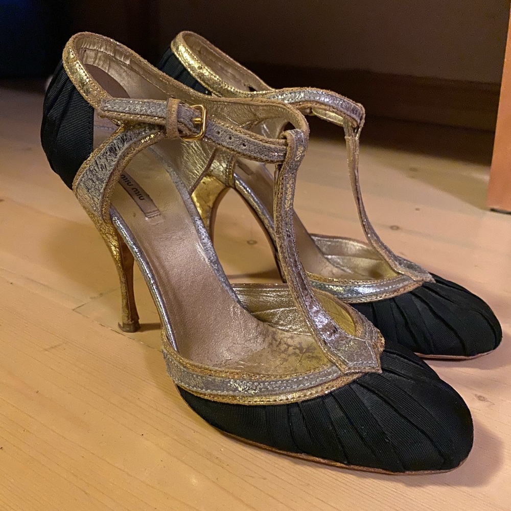 Miu Miu Vero Cuoio Women’s Black and Gold heel 37